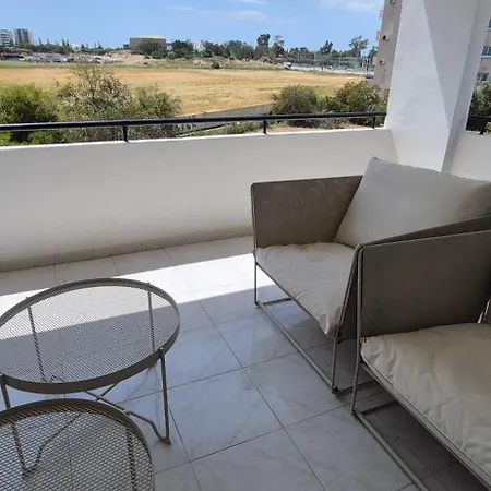 Mckenzie Flat Larnaca